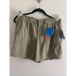 Columbia Omni Shade Cargo Shorts Women’s Medium NWT Hiking Outdoor Khaki